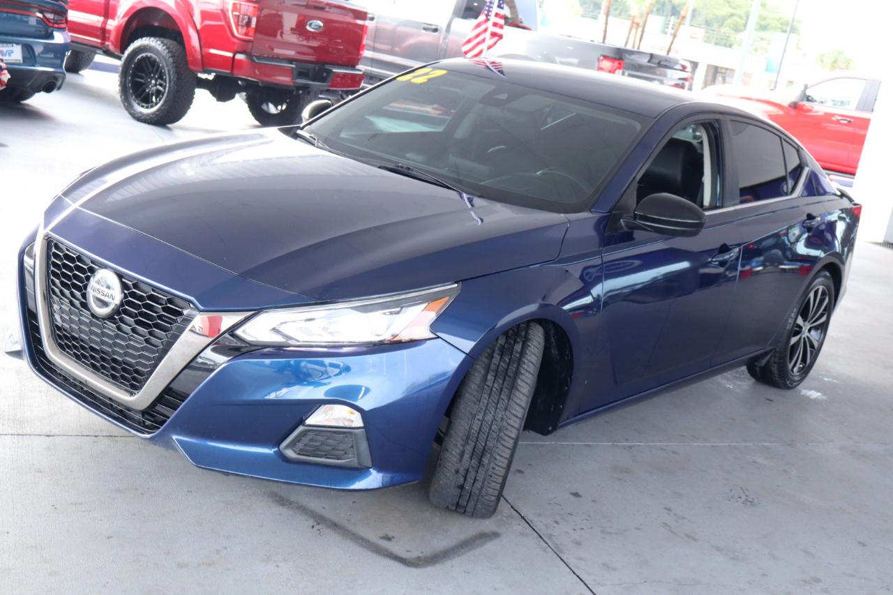 Nissan Altima 2.5 SR Sedan 2022
