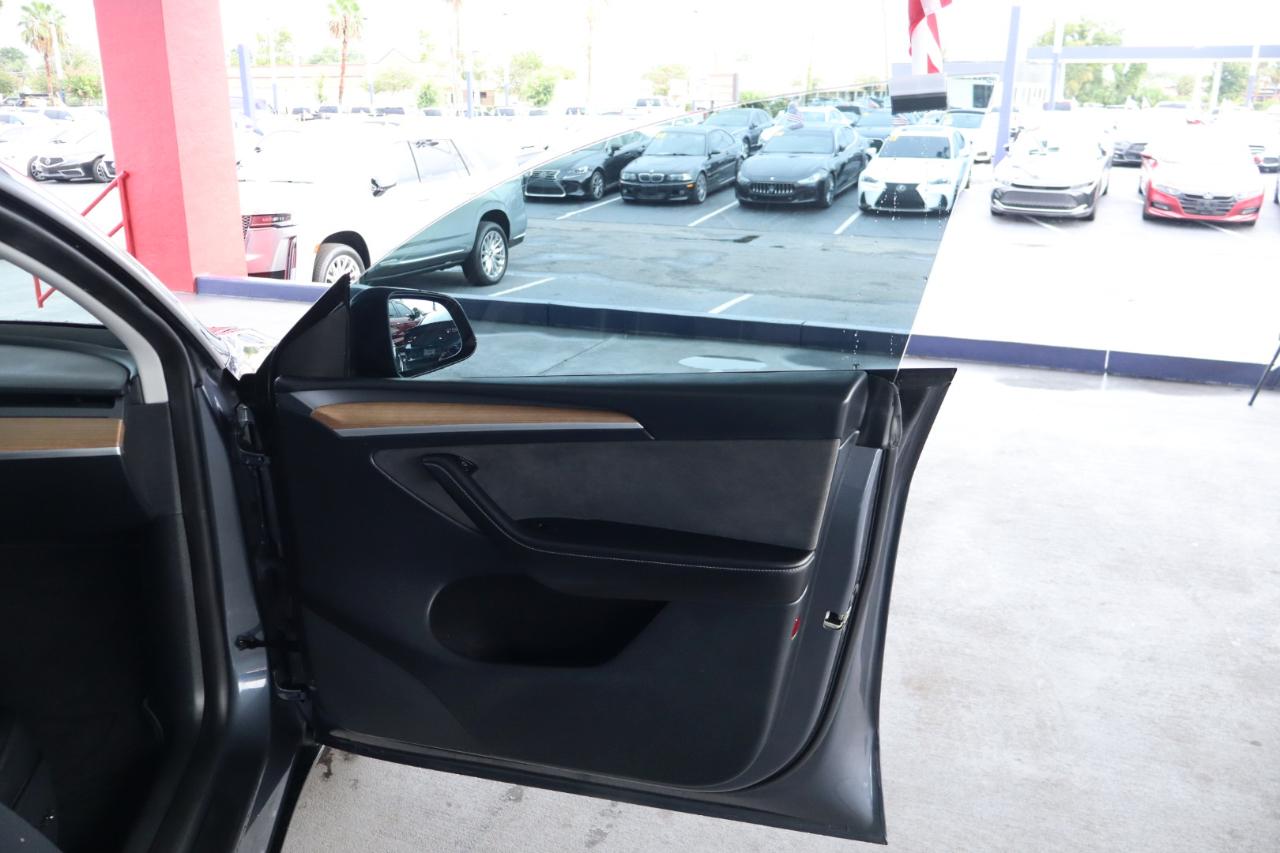 Tesla Model Y Long Range AWD 2023