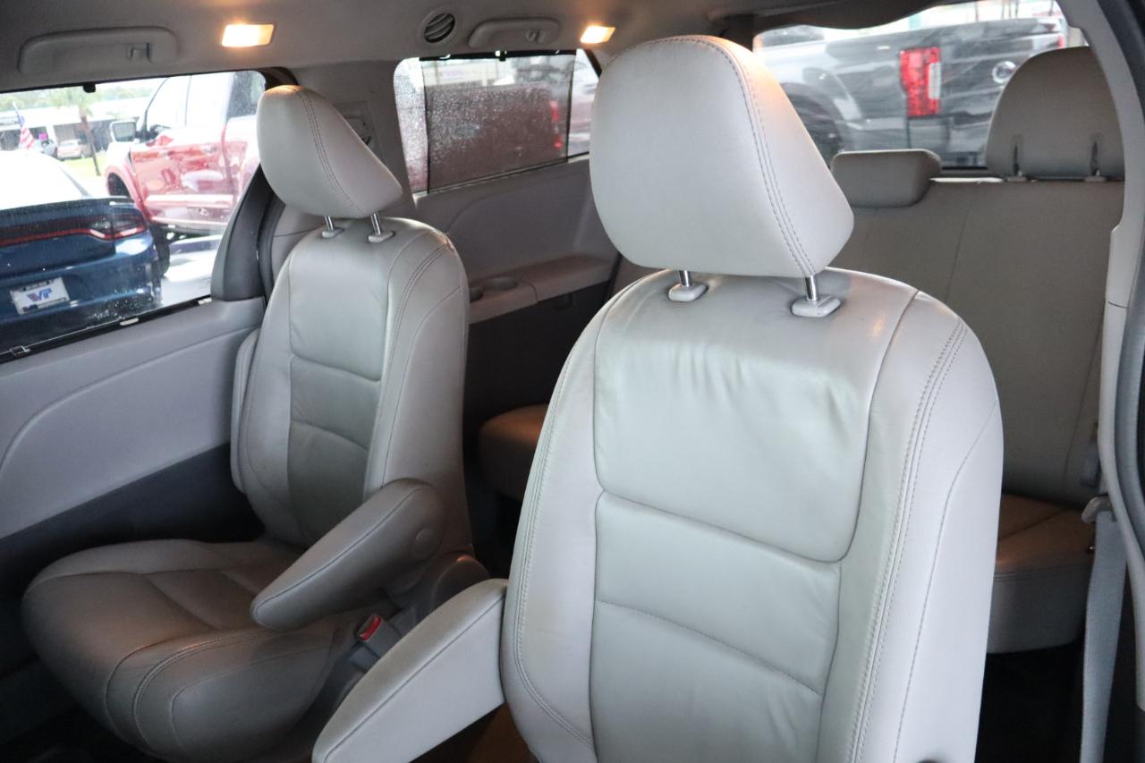 Toyota Sienna Limited Premium AWD 7-Passenger (Natl) 2018