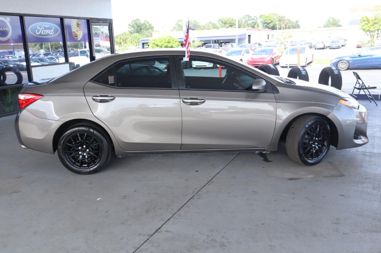 Toyota Corolla XLE CVT (Natl) 2018