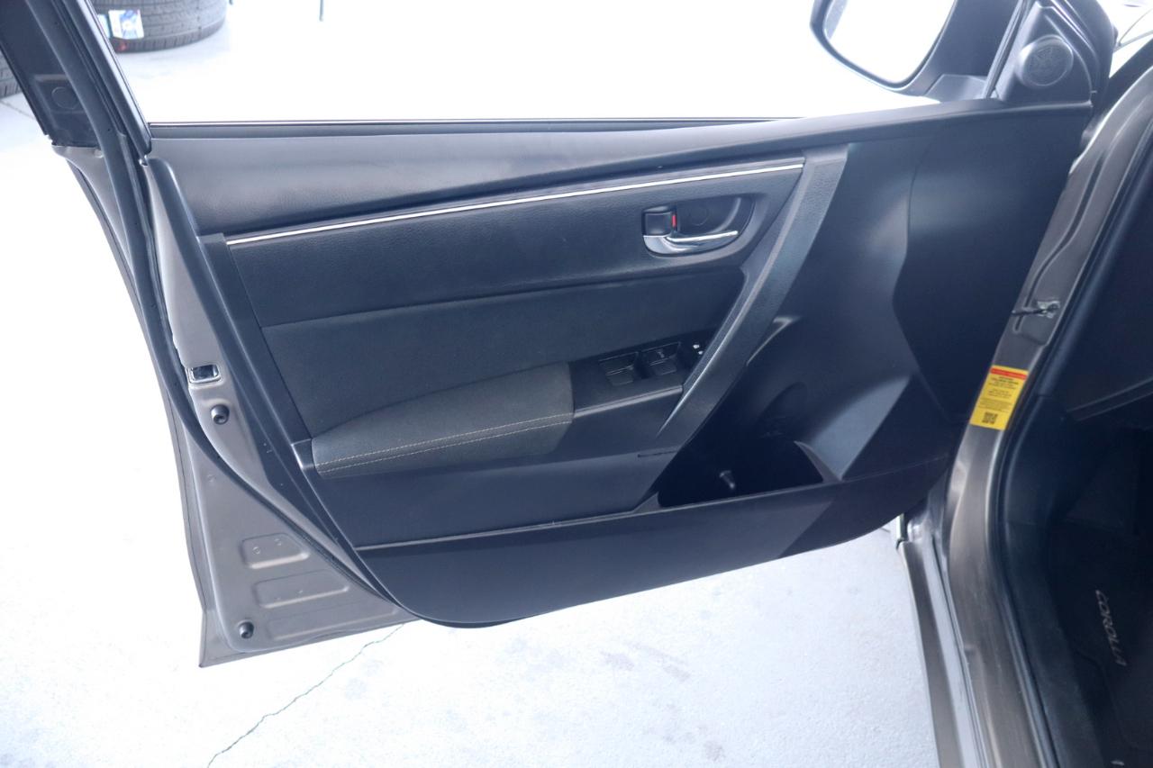 Toyota Corolla XLE CVT (Natl) 2018