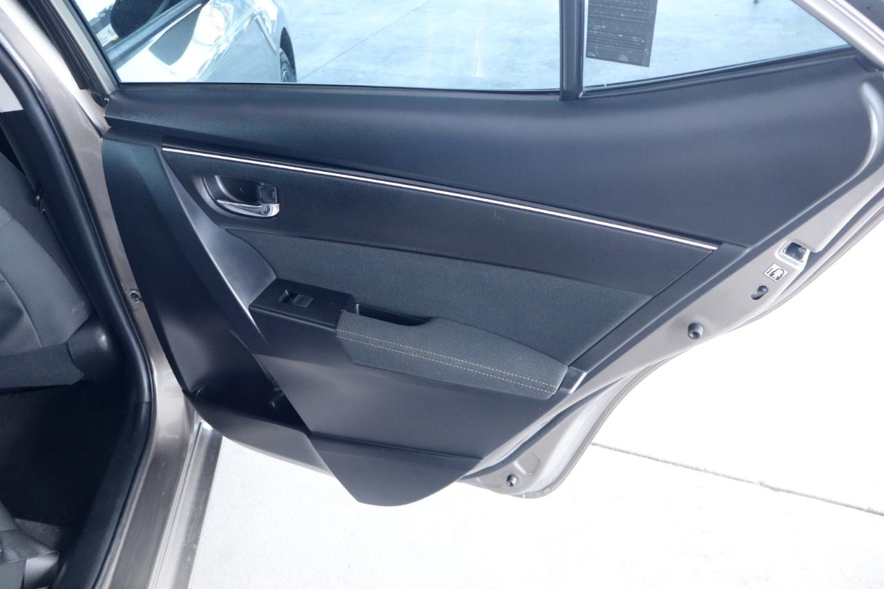 Toyota Corolla XLE CVT (Natl) 2018