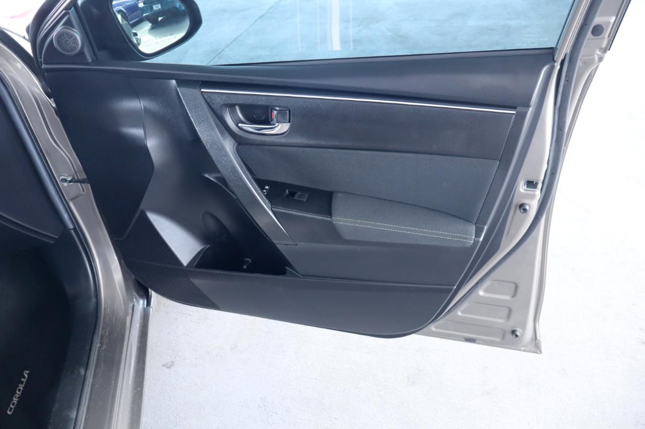Toyota Corolla XLE CVT (Natl) 2018