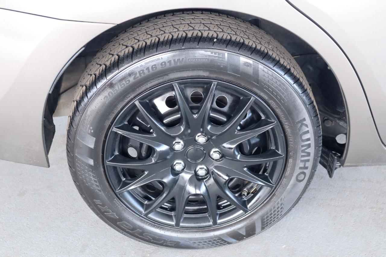 Toyota Corolla XLE CVT (Natl) 2018
