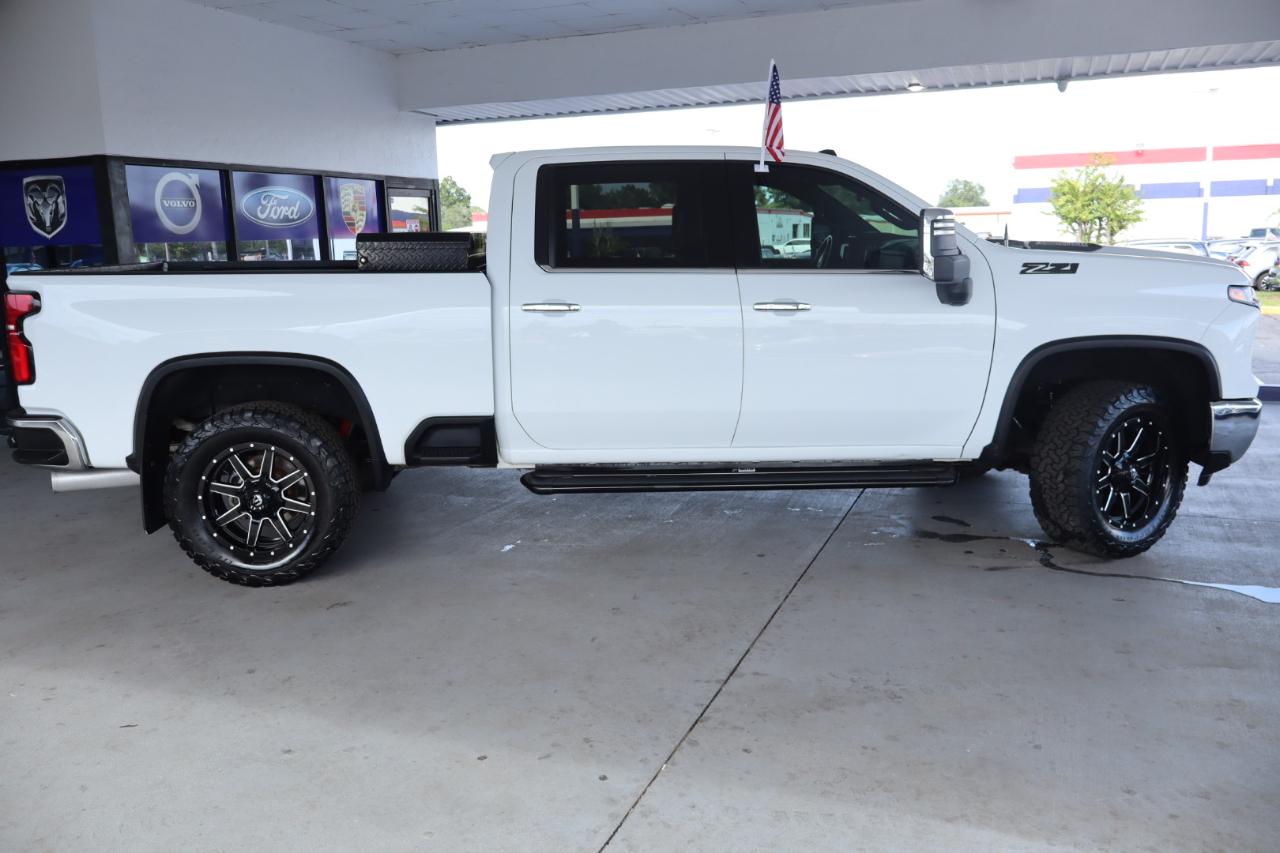 Chevrolet Silverado 3500HD 4WD Crew Cab 159" LTZ 2024
