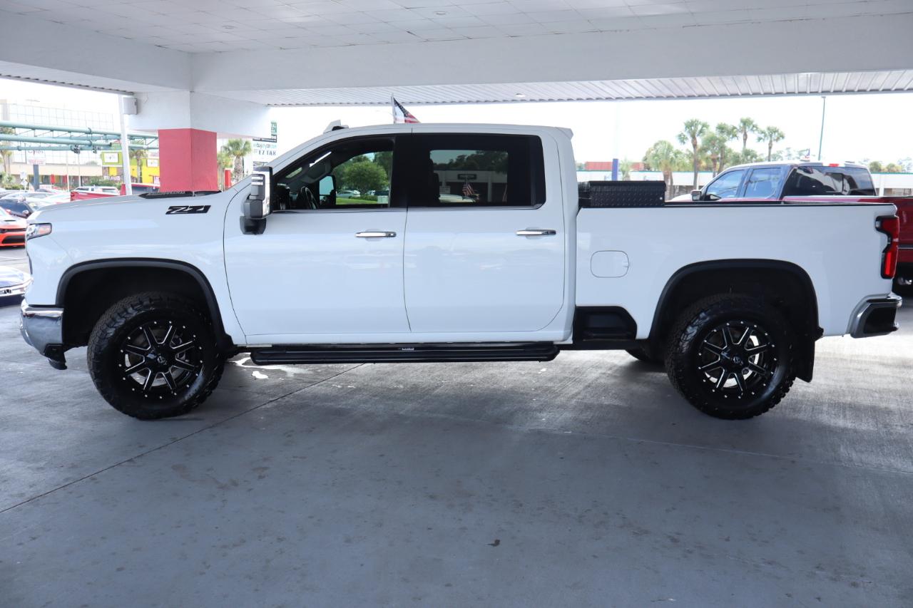 Chevrolet Silverado 3500HD 4WD Crew Cab 159" LTZ 2024