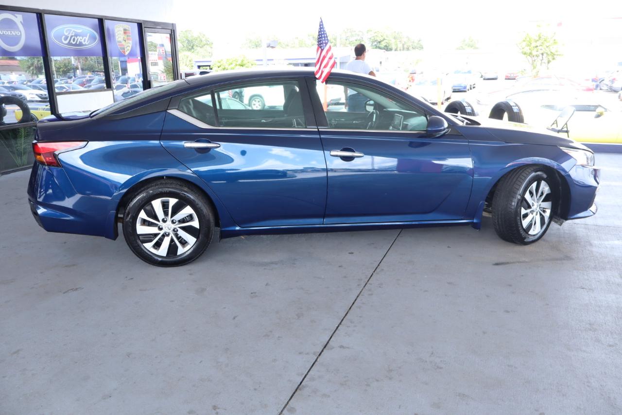 Nissan Altima 2.5 S Sedan 2020