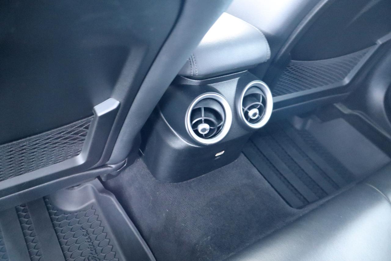 Alfa Romeo Giulia RWD 2017