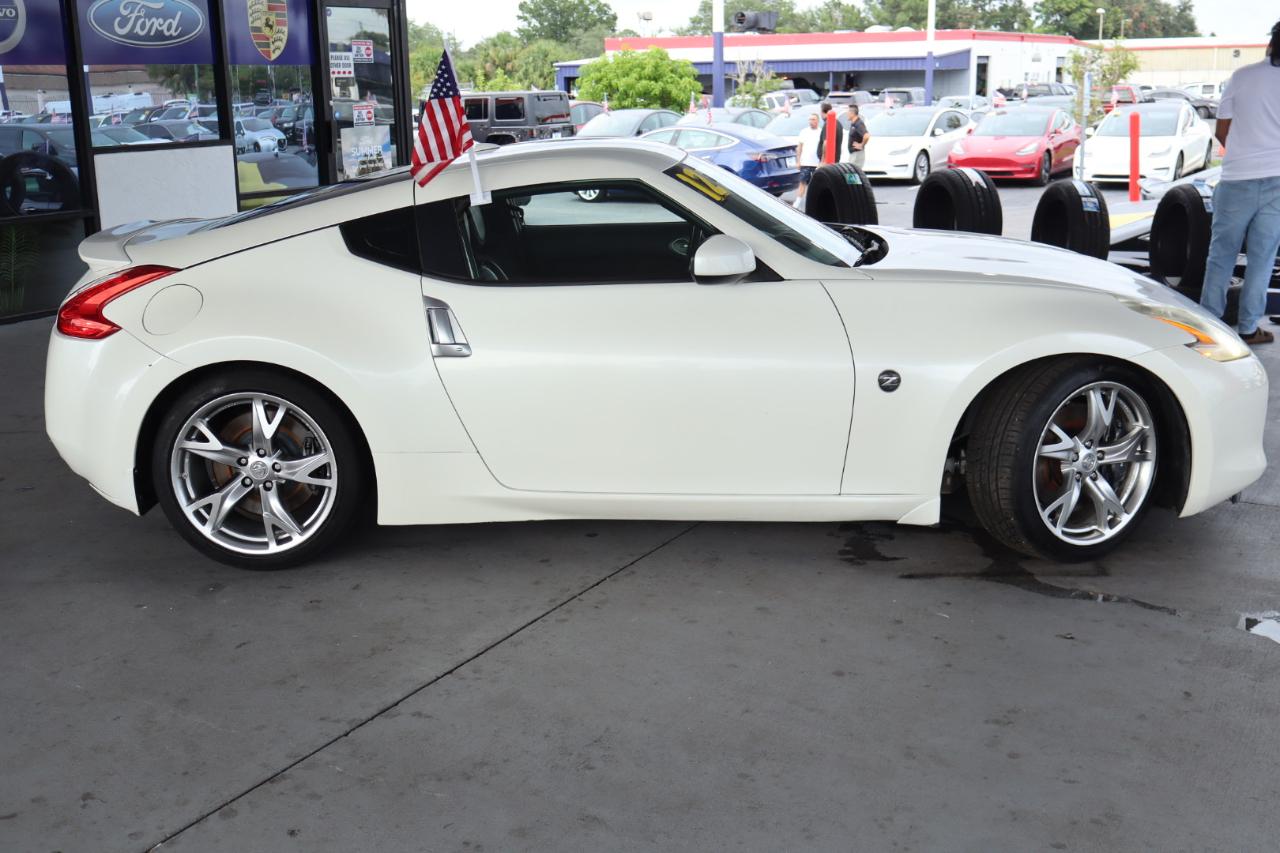 Nissan 370Z 2dr Cpe Auto Touring 2012