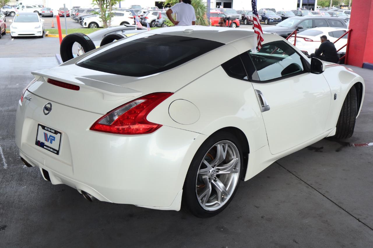 Nissan 370Z 2dr Cpe Auto Touring 2012