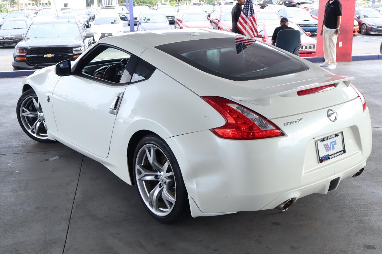 Nissan 370Z 2dr Cpe Auto Touring 2012