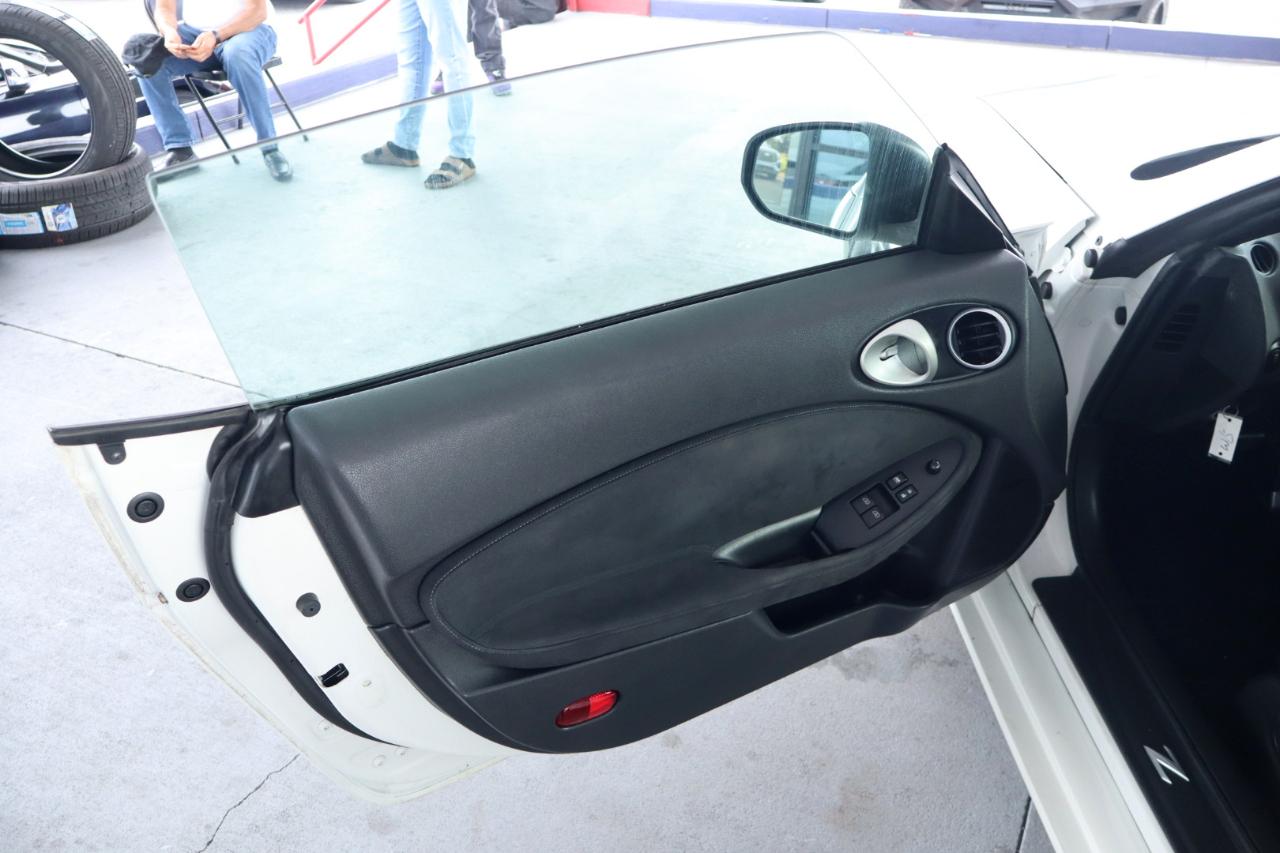 Nissan 370Z 2dr Cpe Auto Touring 2012