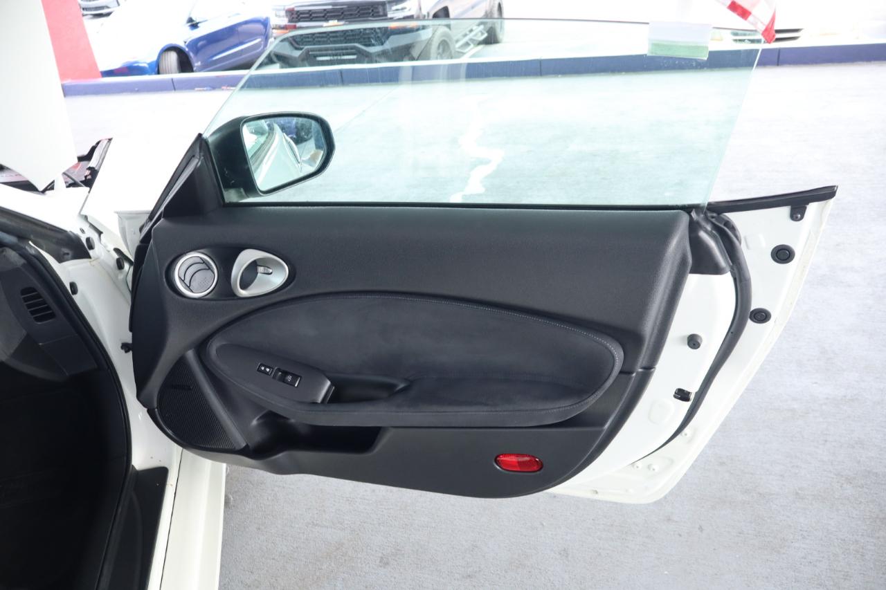 Nissan 370Z 2dr Cpe Auto Touring 2012