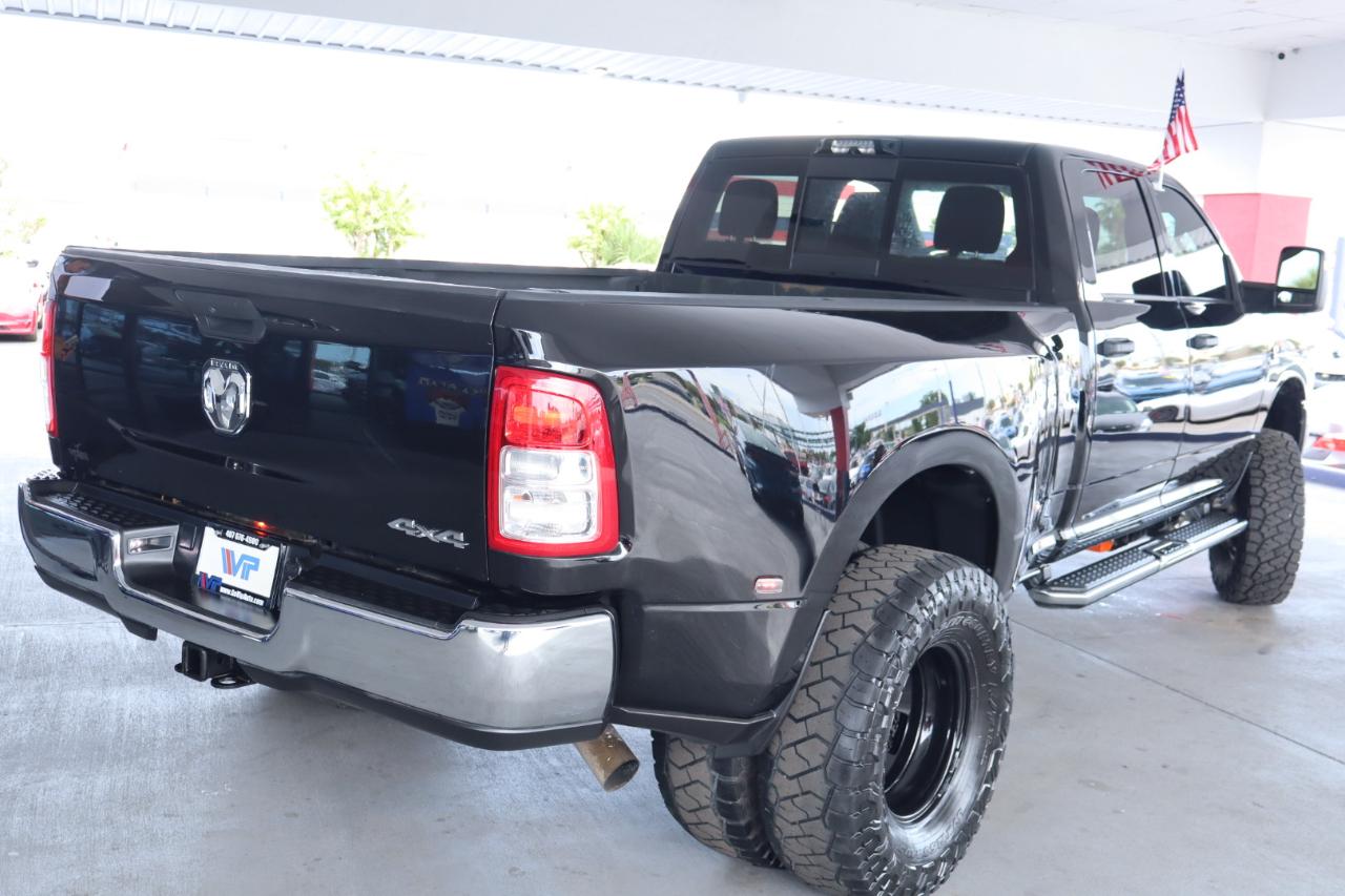 RAM 3500 Tradesman 4x4 Crew Cab 8' Box 2024