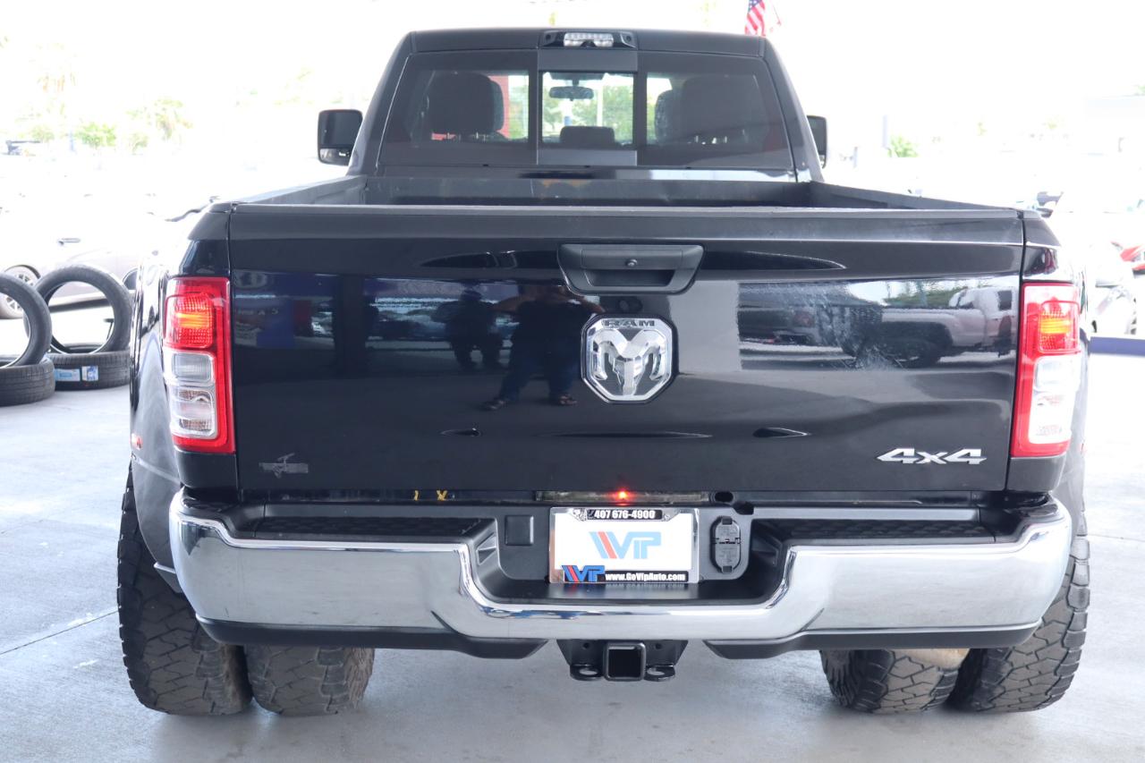 RAM 3500 Tradesman 4x4 Crew Cab 8' Box 2024