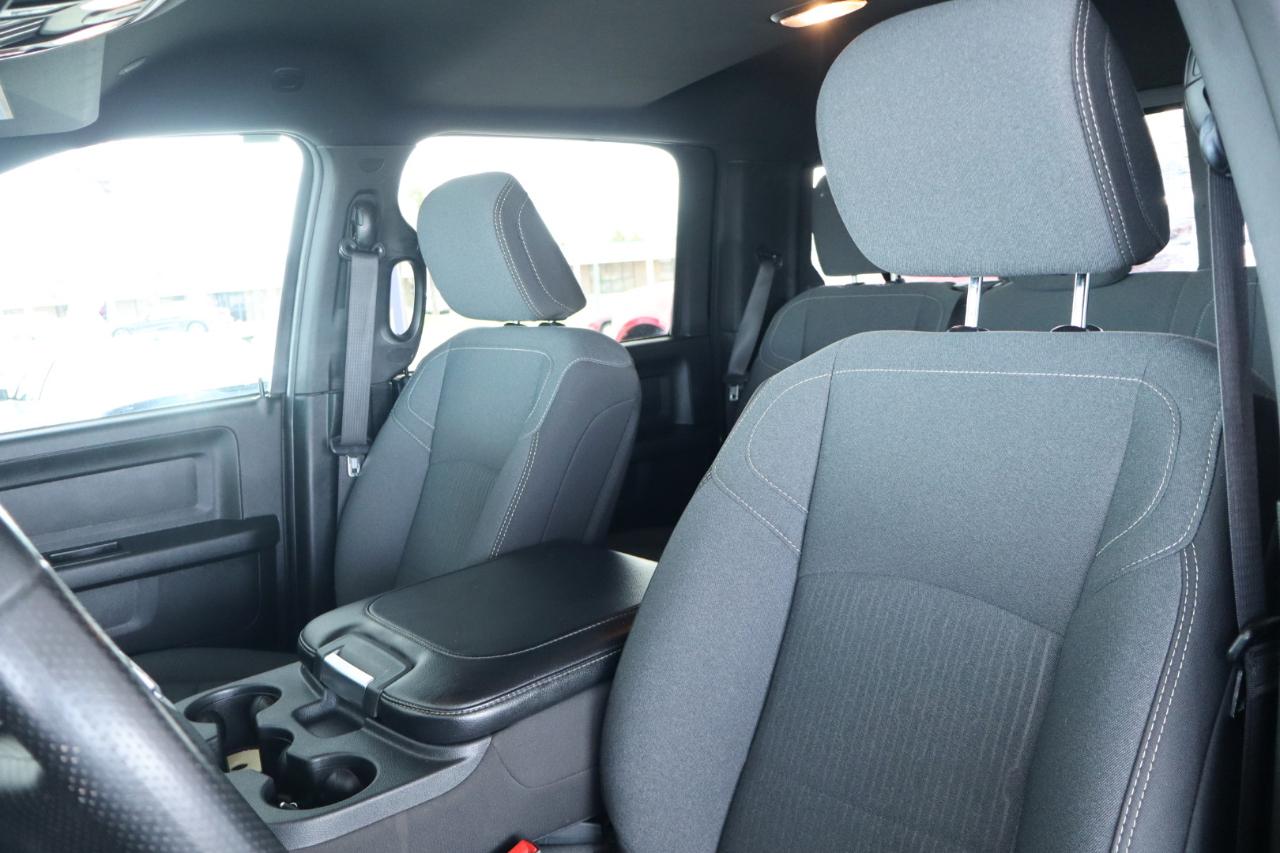 RAM 3500 Tradesman 4x4 Crew Cab 8' Box 2024
