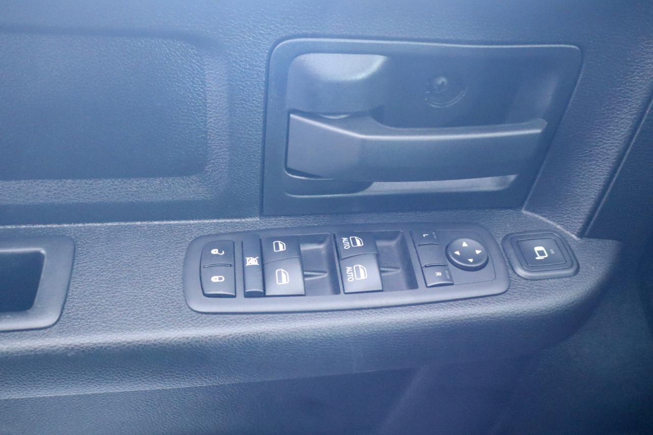 RAM 3500 Tradesman 4x4 Crew Cab 8' Box 2024
