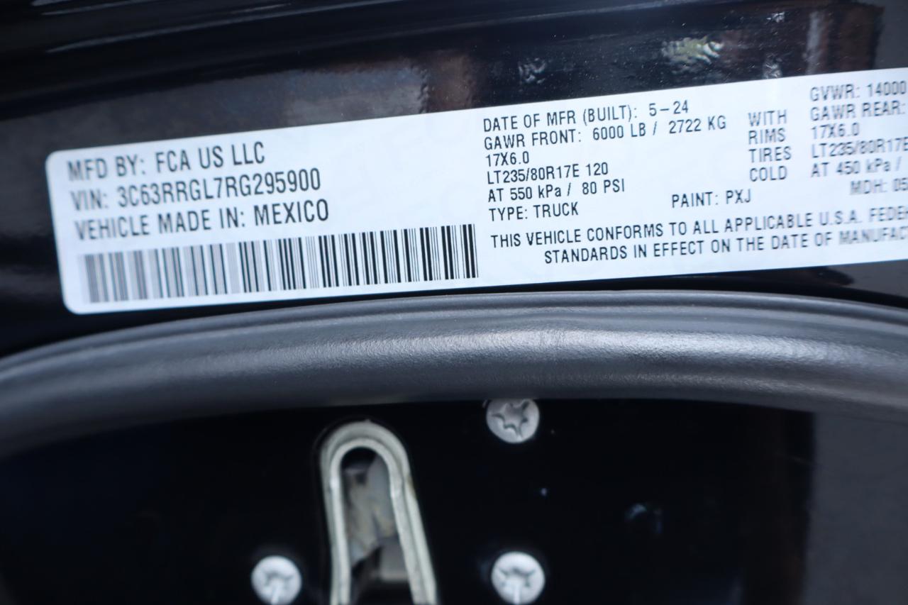 RAM 3500 Tradesman 4x4 Crew Cab 8' Box 2024