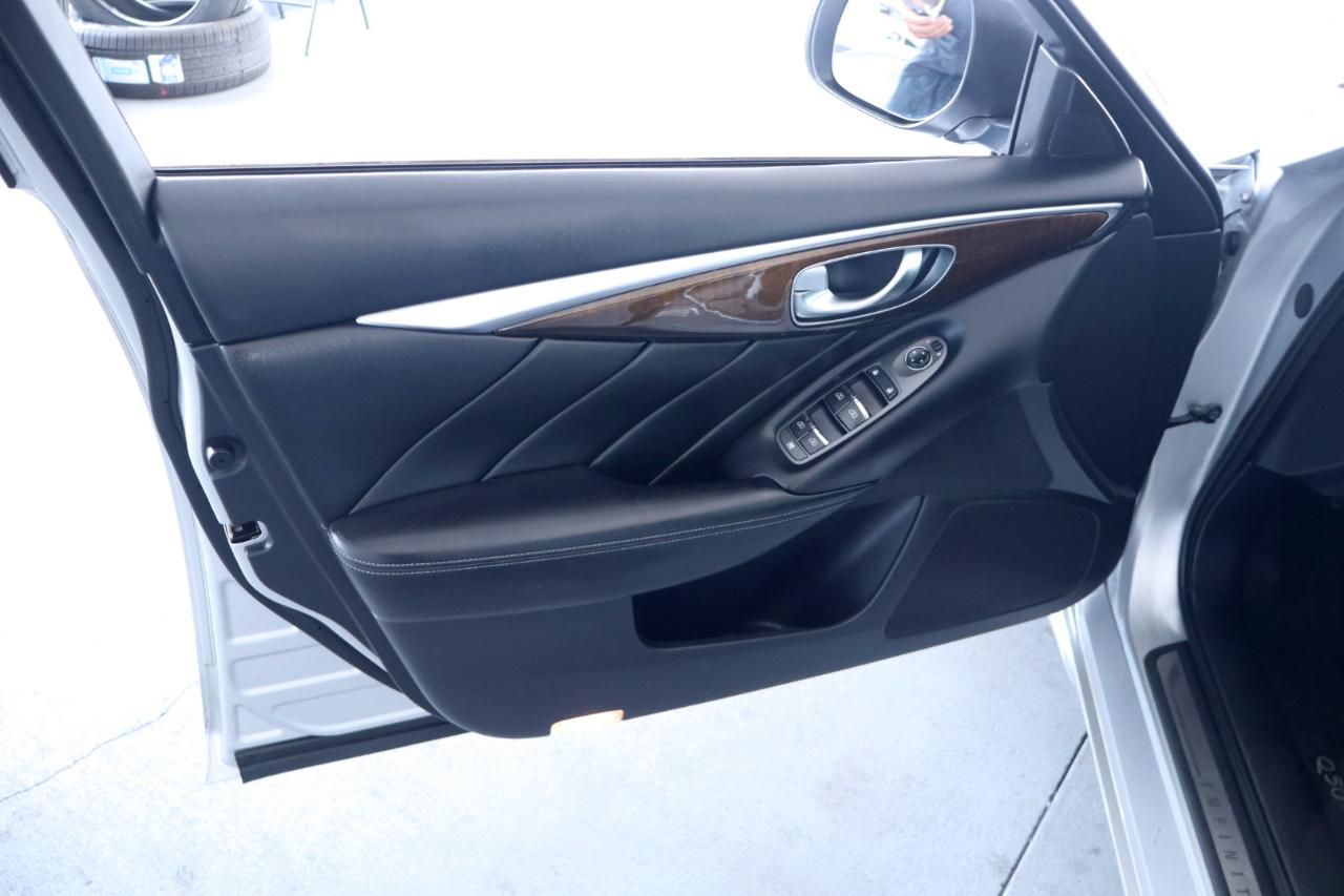 Infiniti Q50 3.0t LUXE RWD 2019
