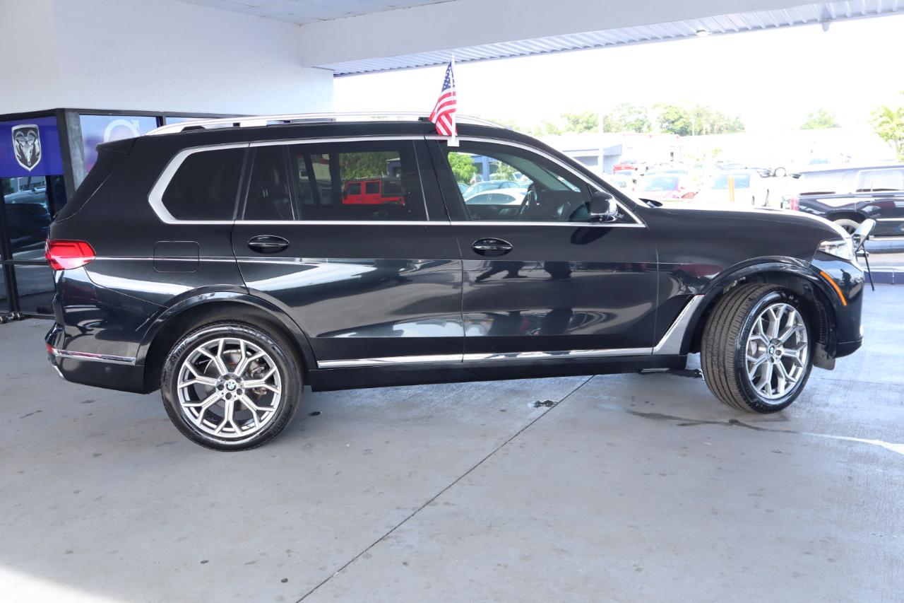 BMW X7 xDrive40i Sports Activity Vehicle 2020