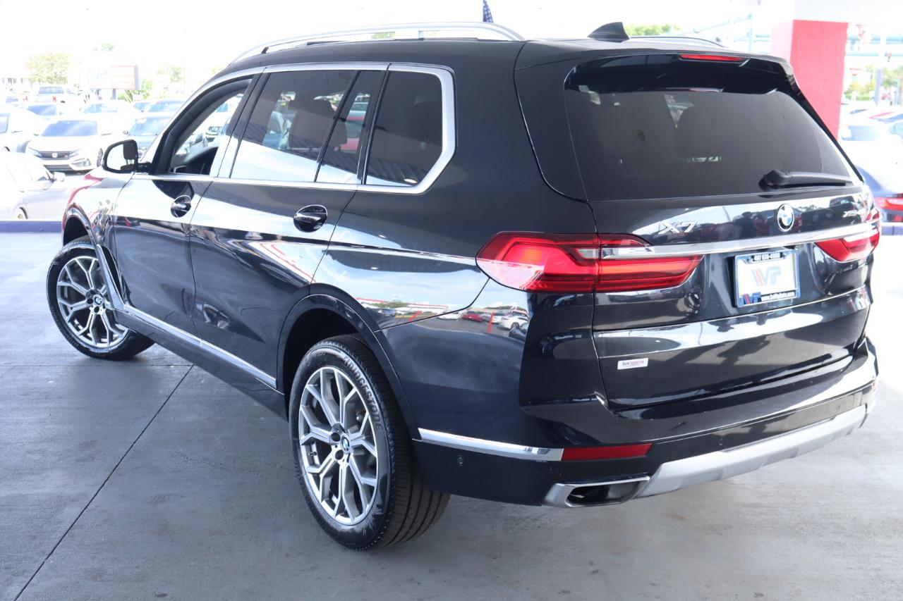 BMW X7 xDrive40i Sports Activity Vehicle 2020