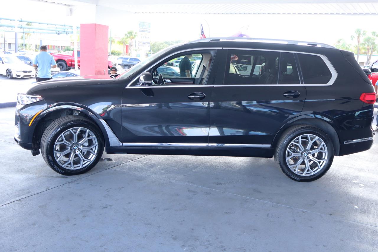 BMW X7 xDrive40i Sports Activity Vehicle 2020
