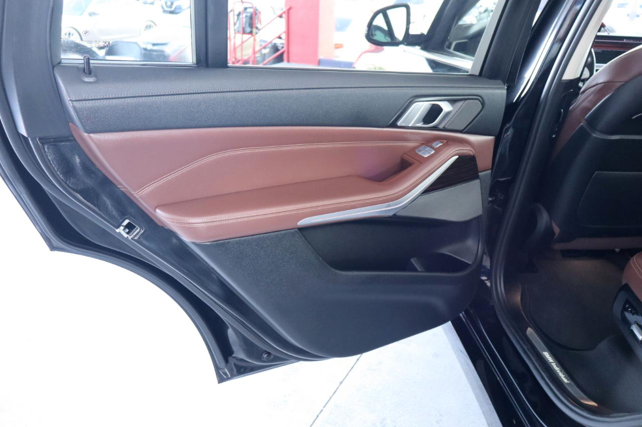 BMW X7 xDrive40i Sports Activity Vehicle 2020