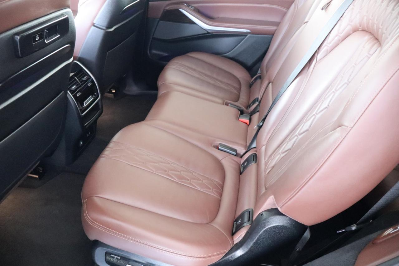 BMW X7 xDrive40i Sports Activity Vehicle 2020