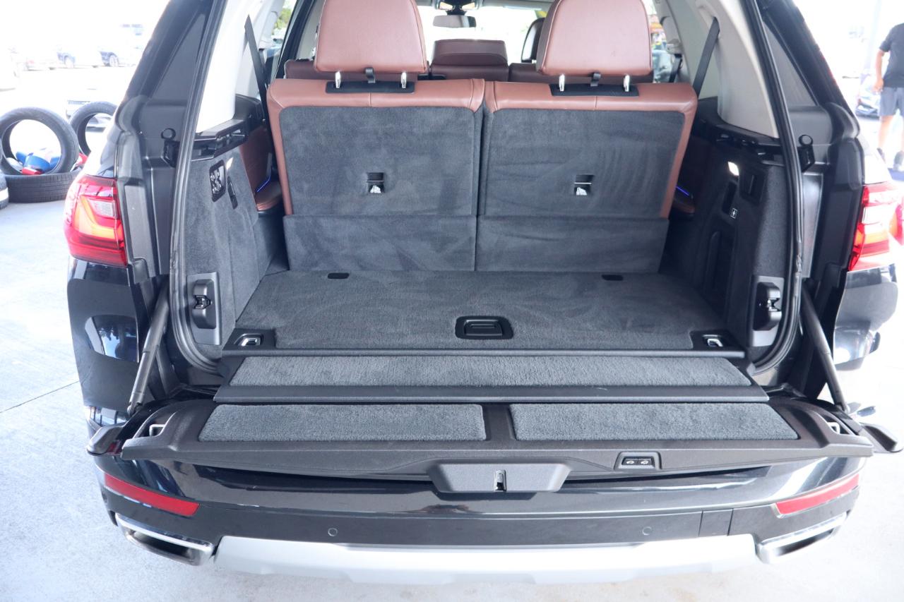 BMW X7 xDrive40i Sports Activity Vehicle 2020