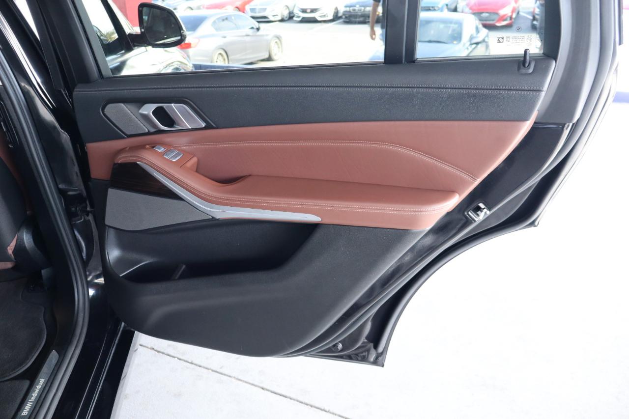 BMW X7 xDrive40i Sports Activity Vehicle 2020