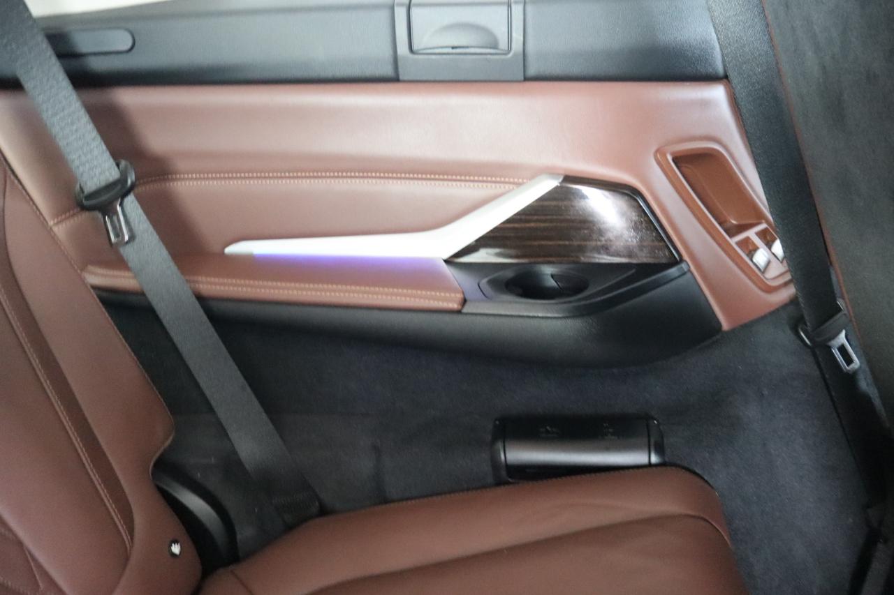 BMW X7 xDrive40i Sports Activity Vehicle 2020