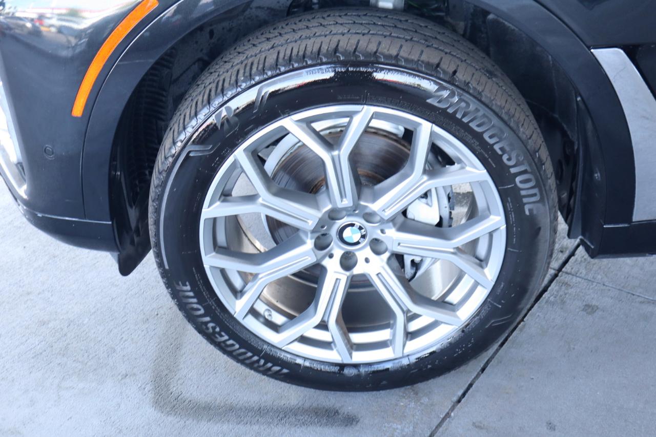 BMW X7 xDrive40i Sports Activity Vehicle 2020