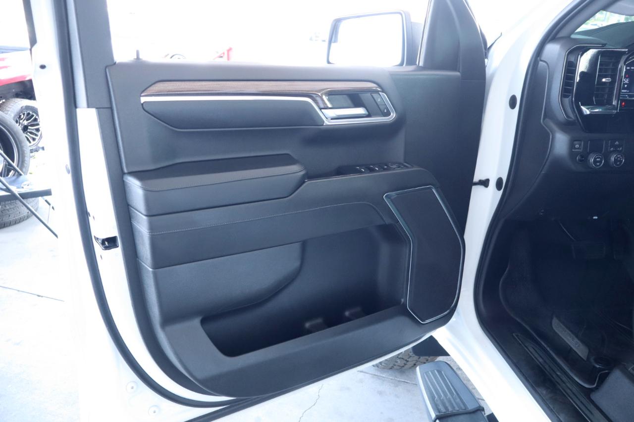 Chevrolet Silverado 1500 2WD Crew Cab 147" RST 2023