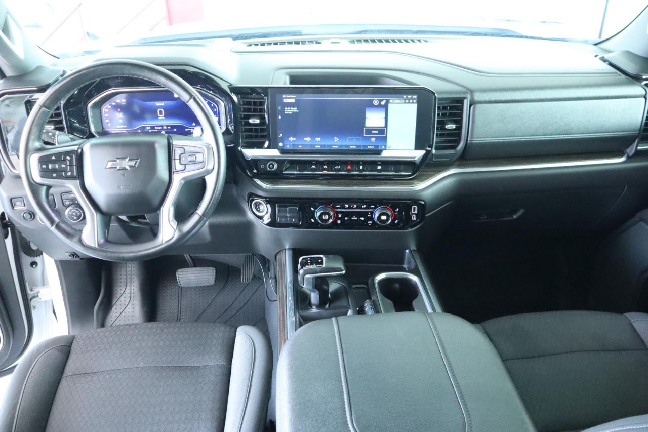 Chevrolet Silverado 1500 2WD Crew Cab 147" RST 2023