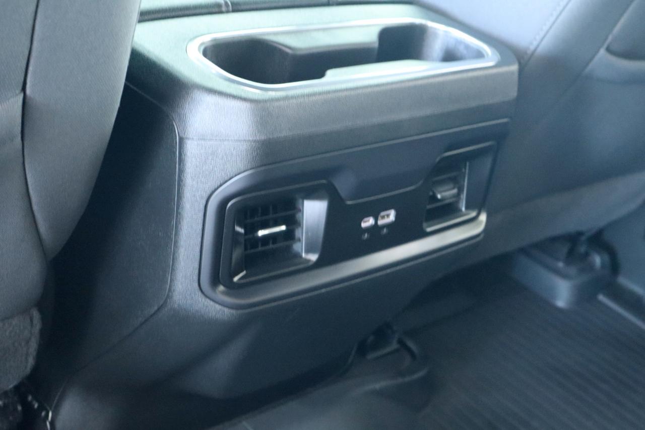 Chevrolet Silverado 1500 2WD Crew Cab 147" RST 2023