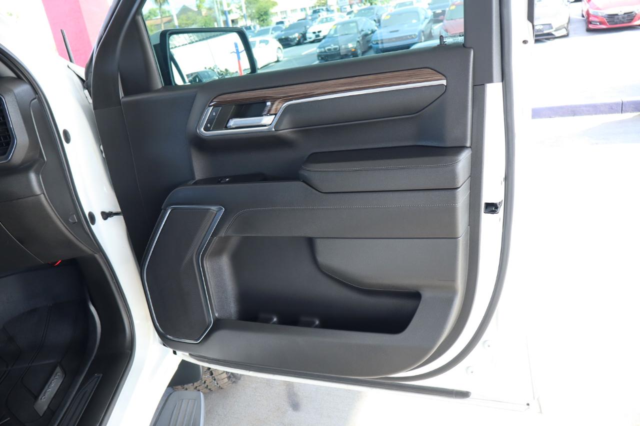 Chevrolet Silverado 1500 2WD Crew Cab 147" RST 2023