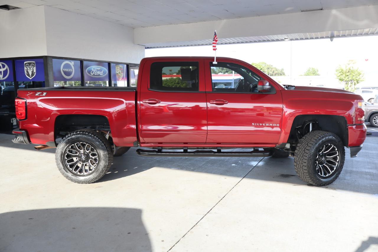 Chevrolet Silverado 1500 4WD Crew Cab 143.5" LT w/2LT 2018