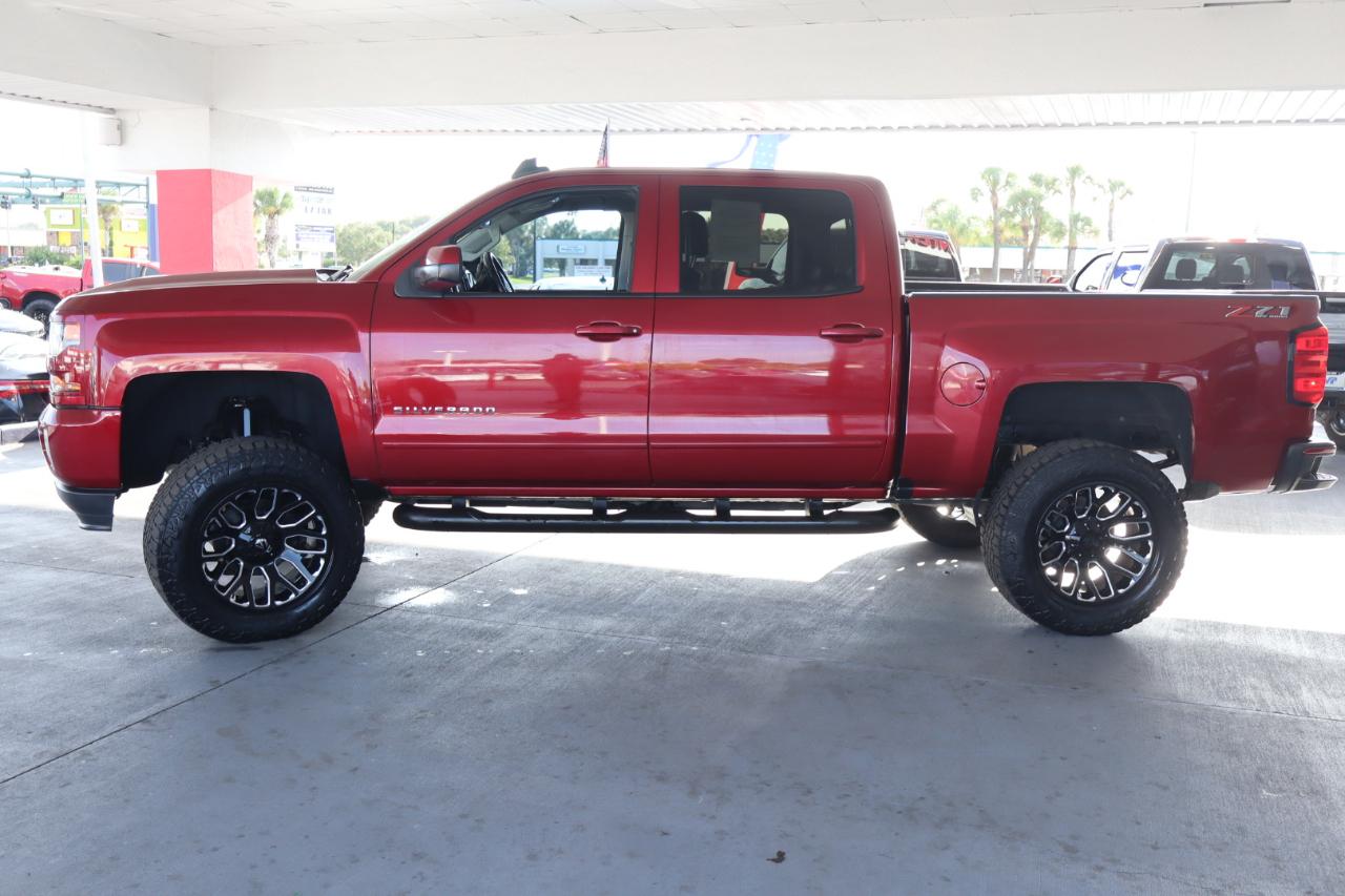 Chevrolet Silverado 1500 4WD Crew Cab 143.5" LT w/2LT 2018