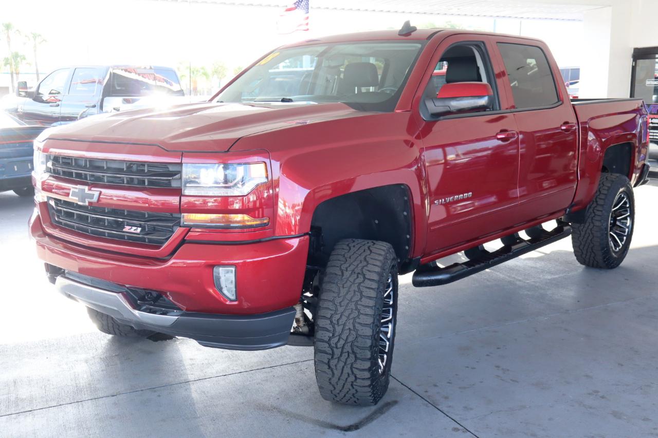 Chevrolet Silverado 1500 4WD Crew Cab 143.5" LT w/2LT 2018