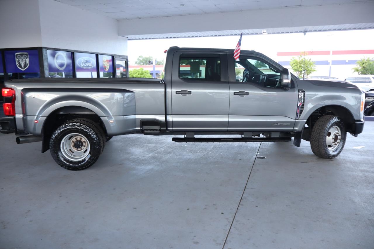 Ford Super Duty F-350 DRW Crew Cab 176" WB XL 2023