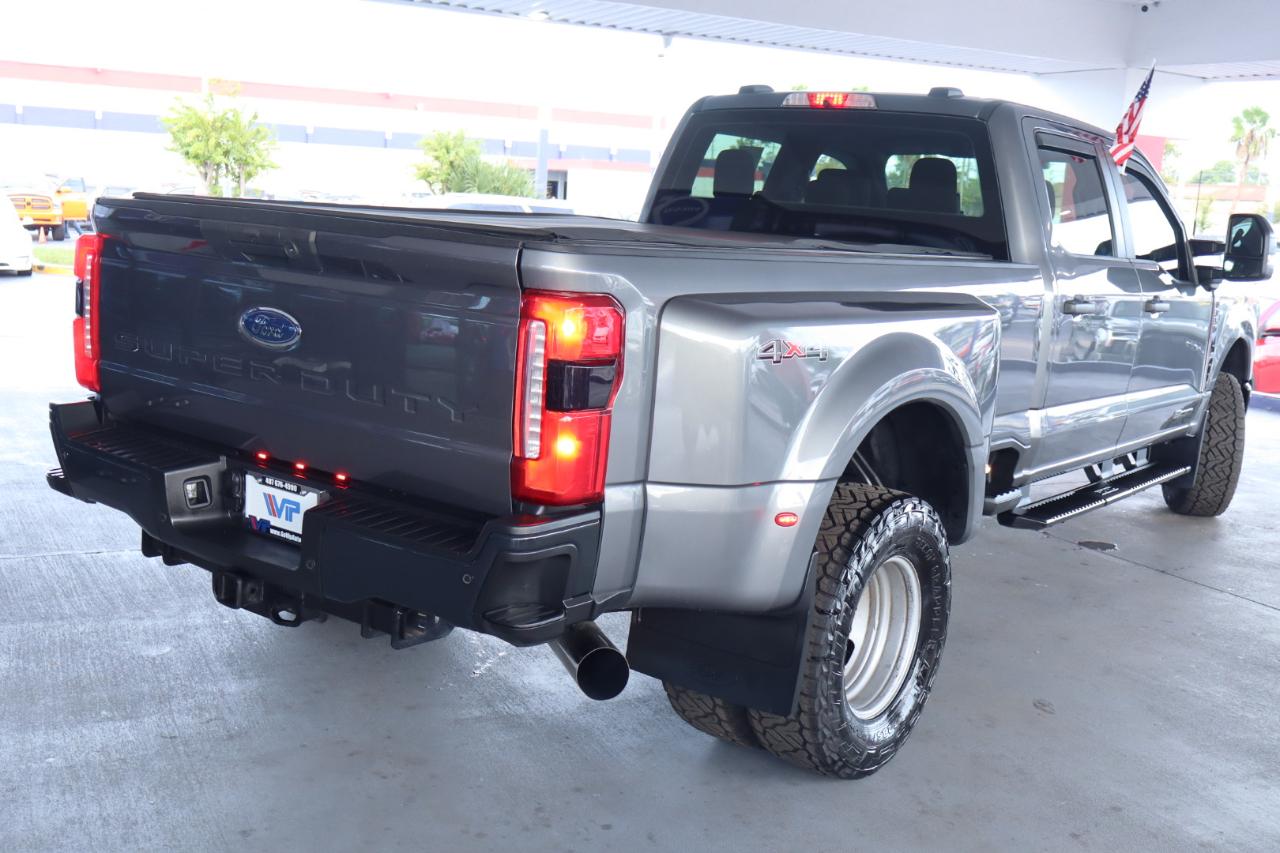 Ford Super Duty F-350 DRW Crew Cab 176" WB XL 2023