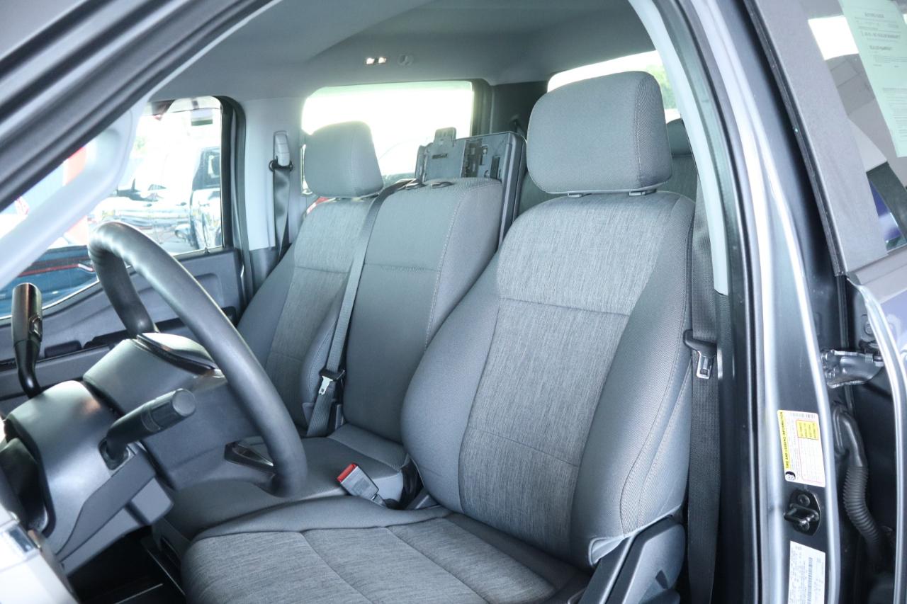 Ford Super Duty F-350 DRW Crew Cab 176" WB XL 2023