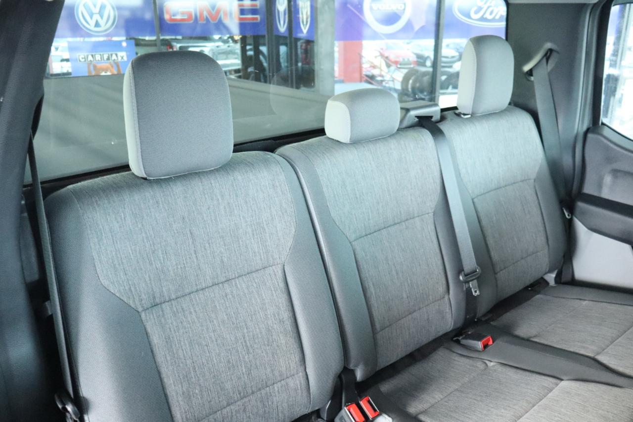 Ford Super Duty F-350 DRW Crew Cab 176" WB XL 2023