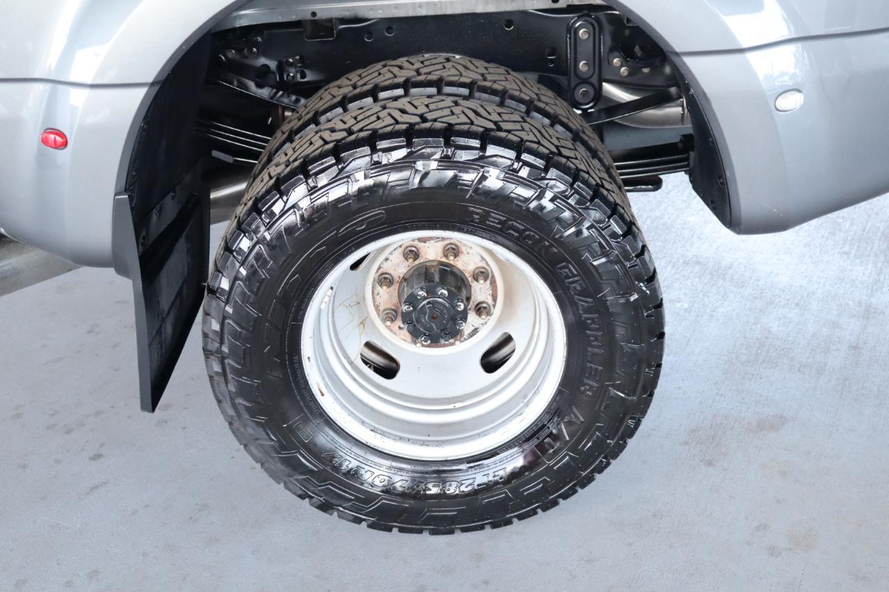 Ford Super Duty F-350 DRW Crew Cab 176" WB XL 2023
