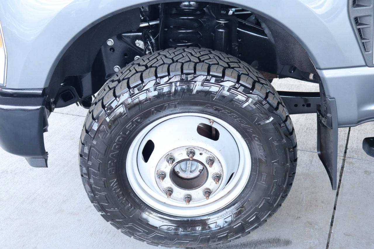 Ford Super Duty F-350 DRW Crew Cab 176" WB XL 2023