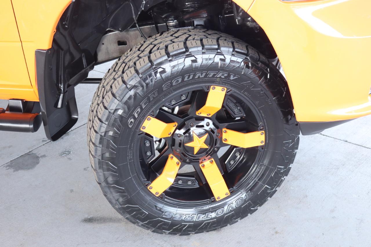 RAM 1500 4WD Crew Cab 140.5" Sport 2015