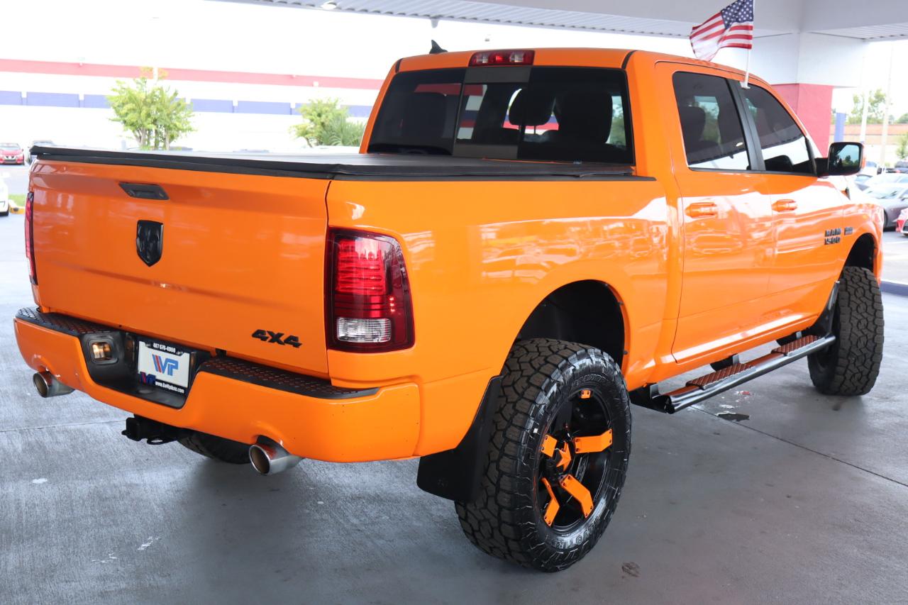 RAM 1500 4WD Crew Cab 140.5" Sport 2015
