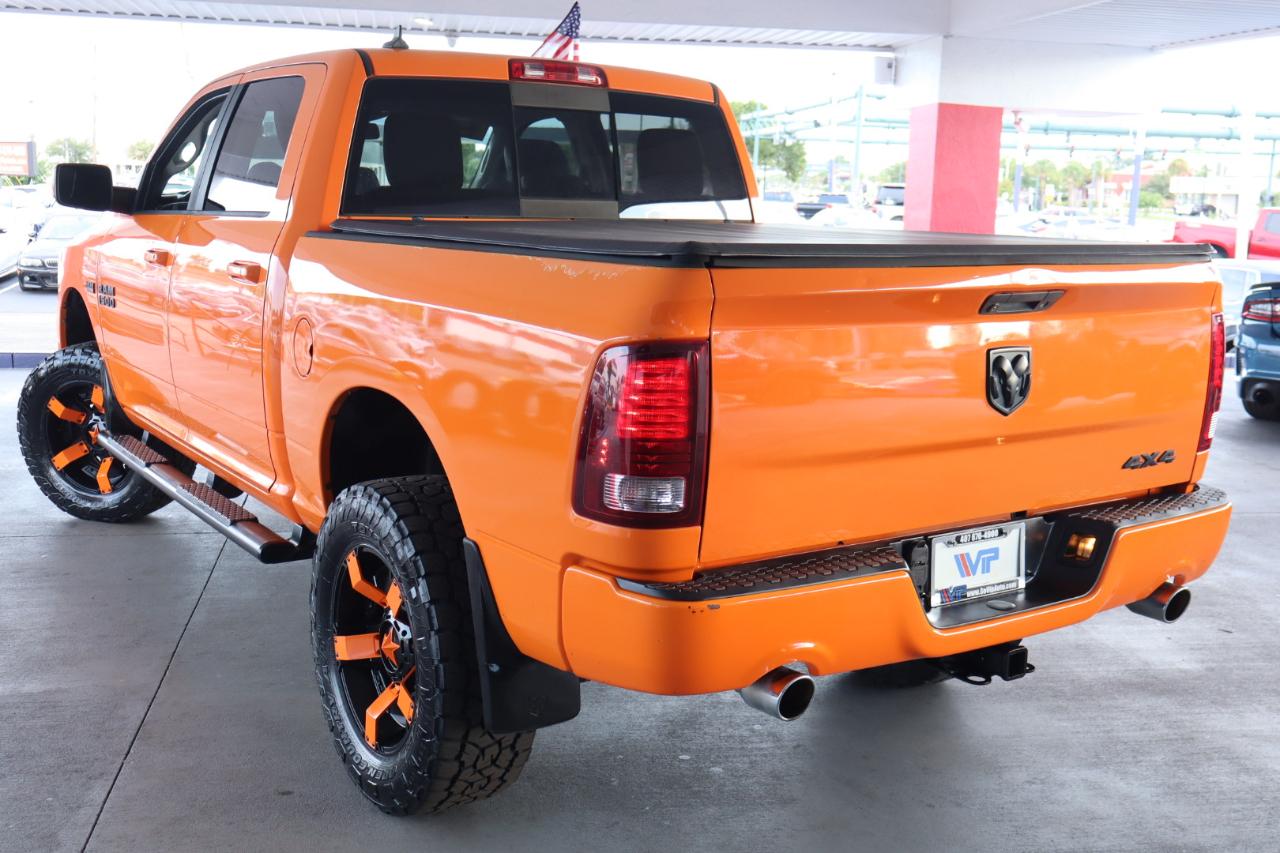 RAM 1500 4WD Crew Cab 140.5" Sport 2015