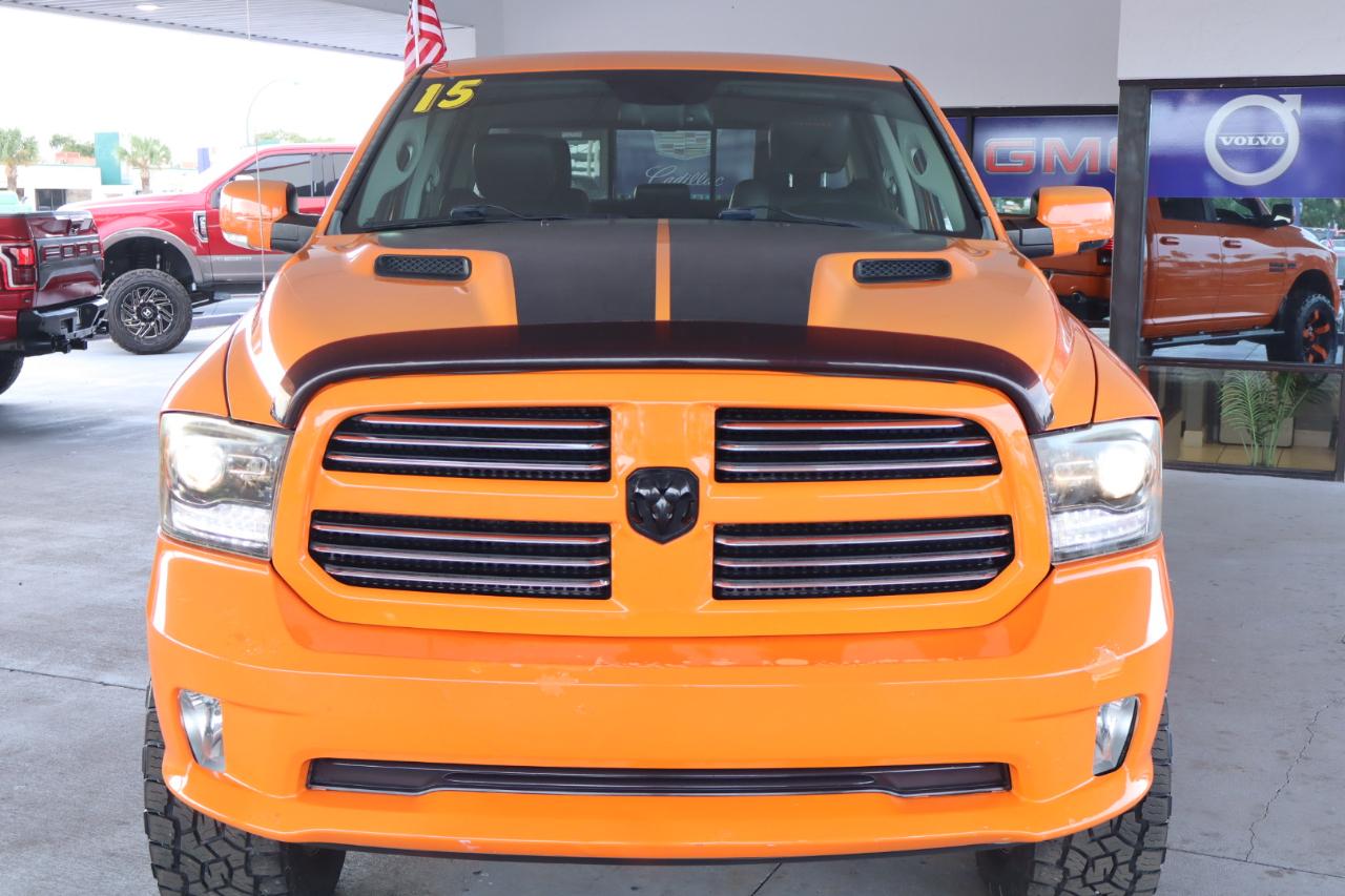 RAM 1500 4WD Crew Cab 140.5" Sport 2015