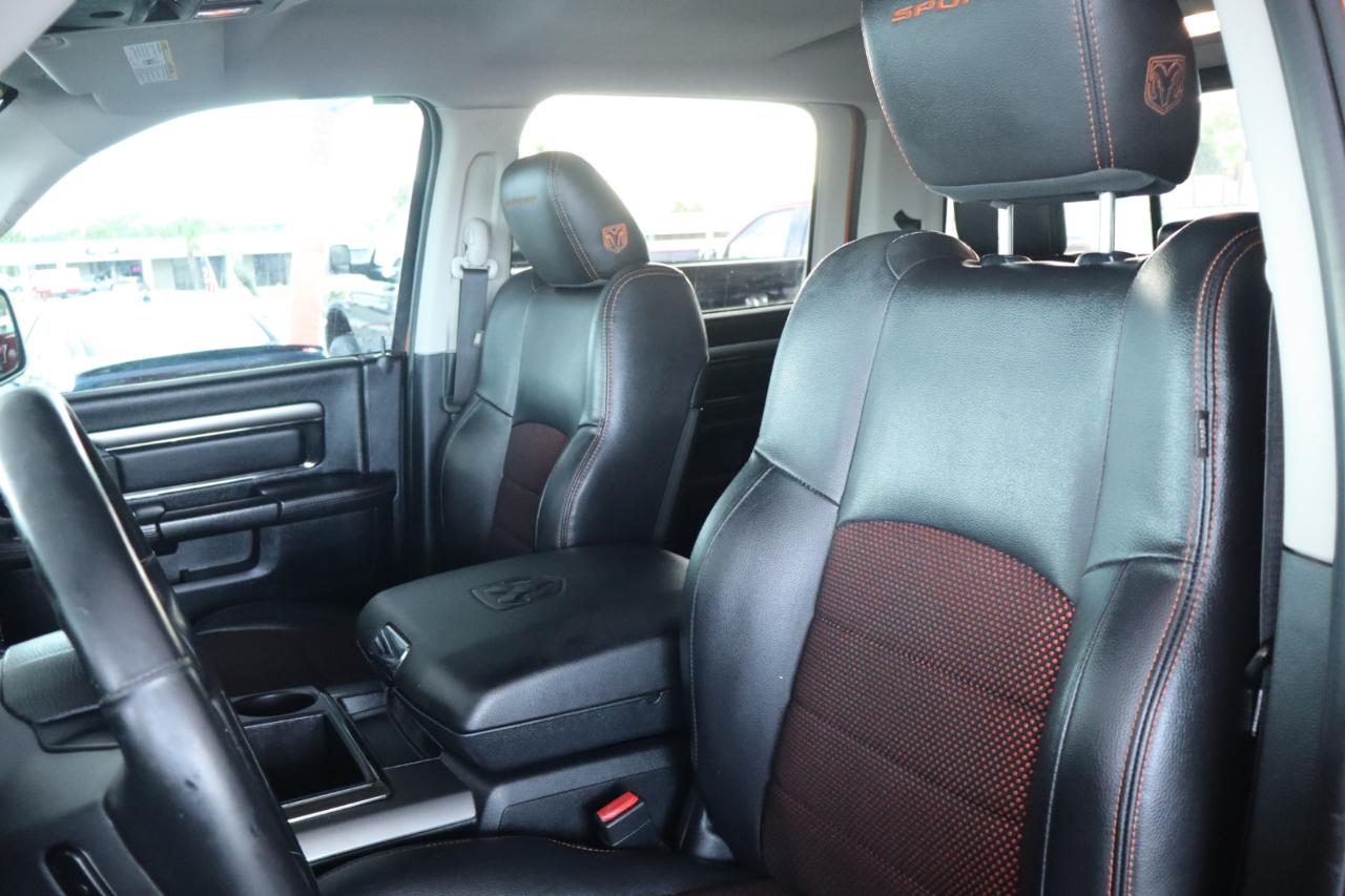 RAM 1500 4WD Crew Cab 140.5" Sport 2015